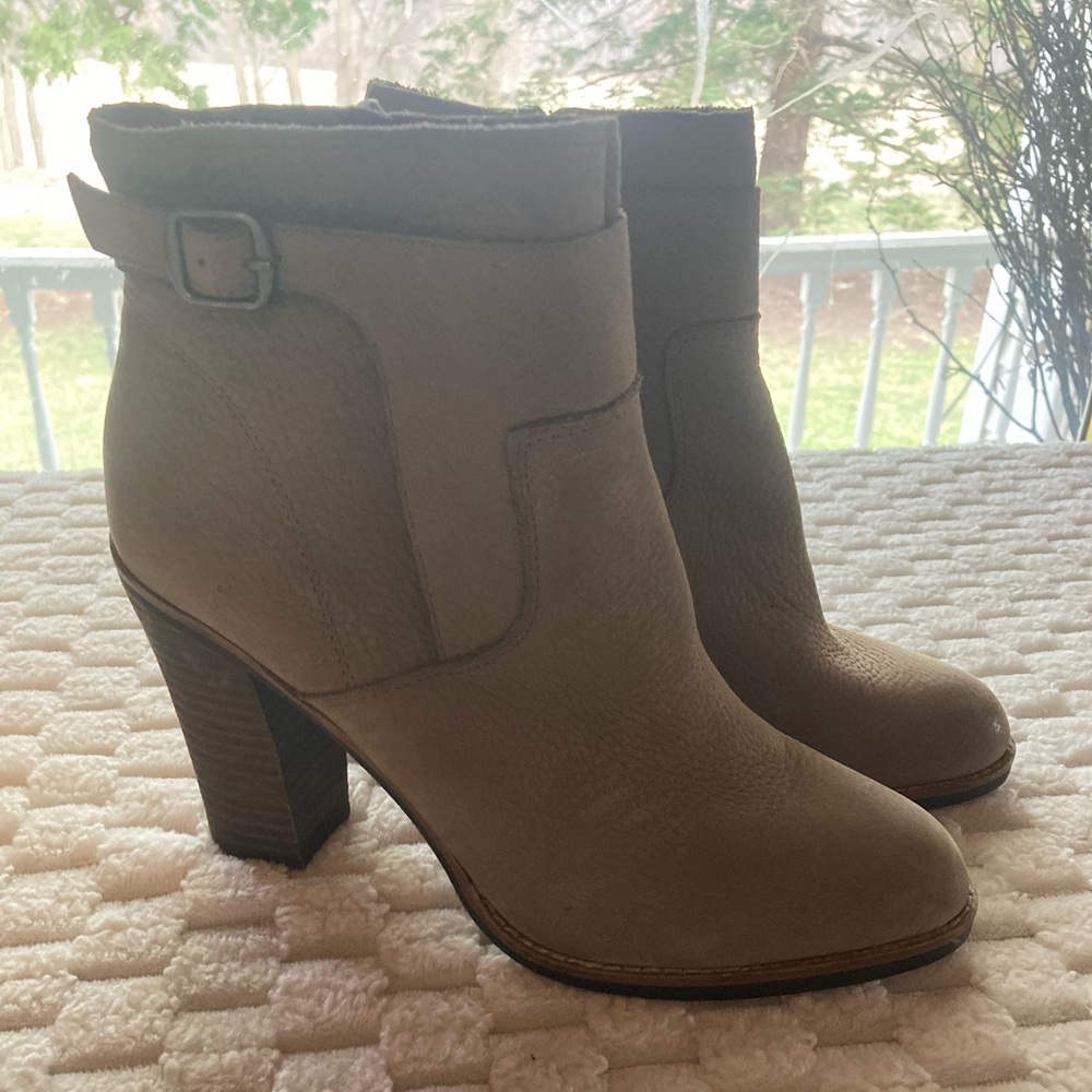 Lucky Brand Women's Tan Ankle Boots